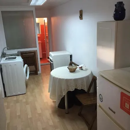 בית הארחה Amalia House *