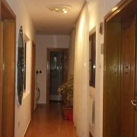 Amalia House בית הארחה
